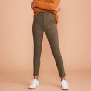 NWT Lou and Grey Brushed Sateen Skinny Pants